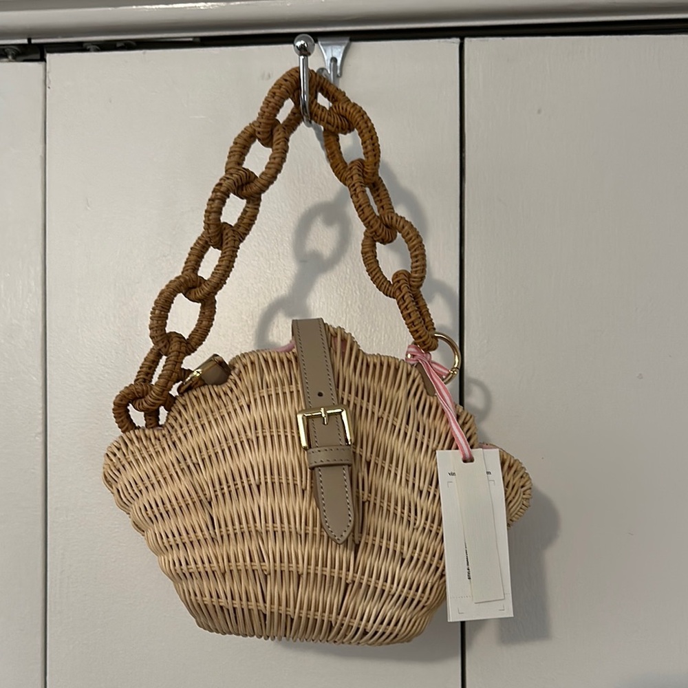 NWT Woven Tan Clam Shell Wicker Clutch Handbag with Chain Strap Vineyard Vines